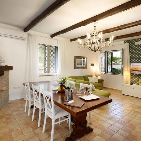 Villa Alcantara Di Charme Graniti Eksteriør bilde