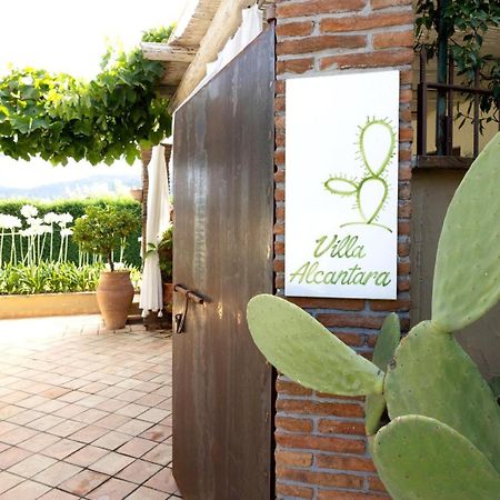 Villa Alcantara Di Charme Graniti Eksteriør bilde