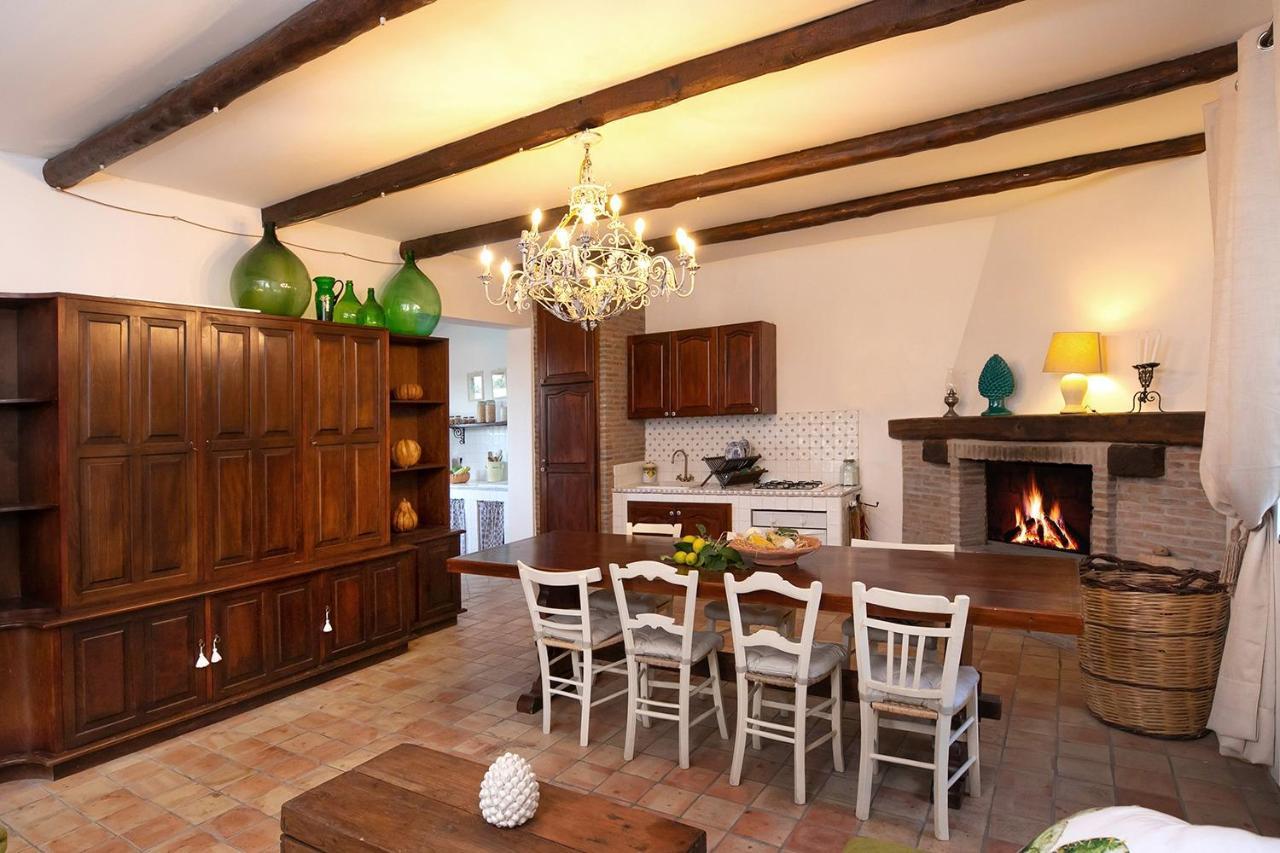 Villa Alcantara Di Charme Graniti Eksteriør bilde