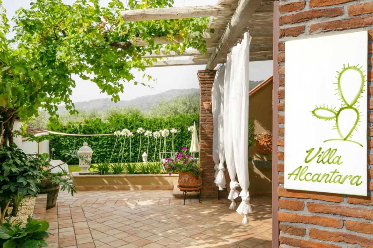 Villa Alcantara Di Charme Graniti Eksteriør bilde